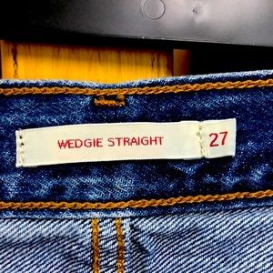 Levi’s Wedgie Straight Jeans Size 27